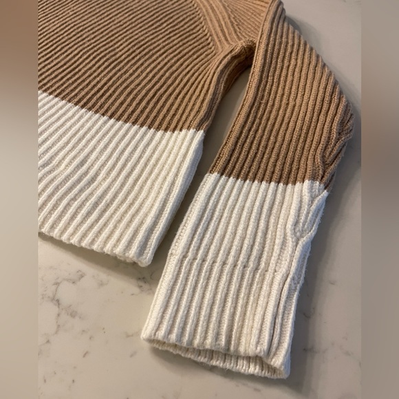 Banana Republic tan/cream sweater - Picture 6 of 10